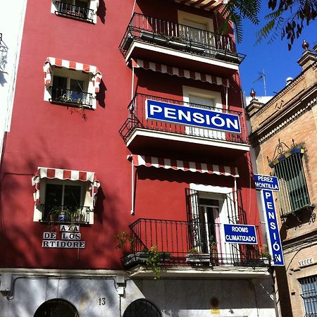 Pension Perez Montilla Sevilha Exterior foto
