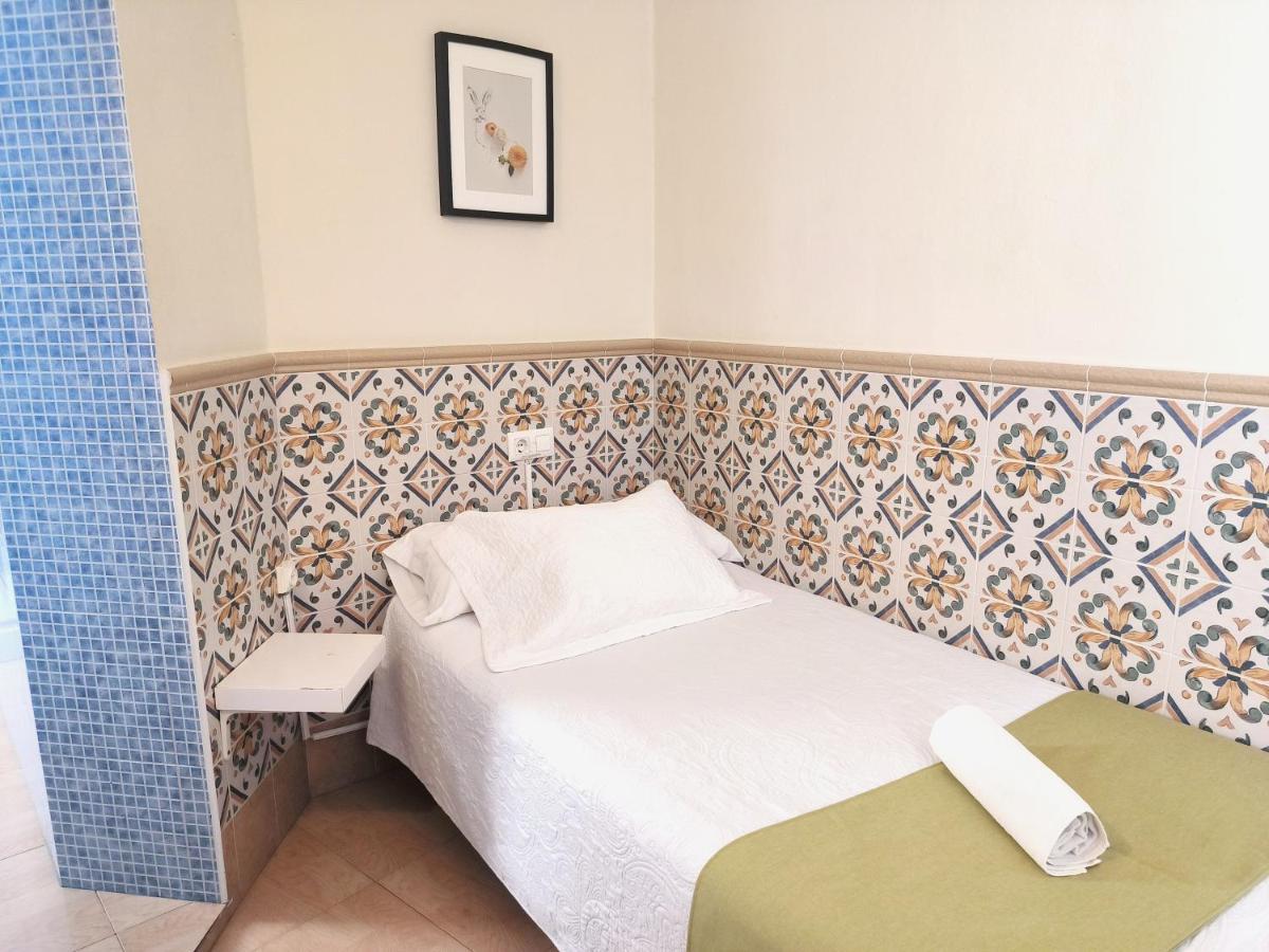 Pension Perez Montilla Sevilha Exterior foto