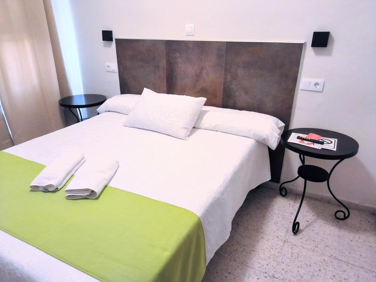 Pension Perez Montilla Sevilha Exterior foto