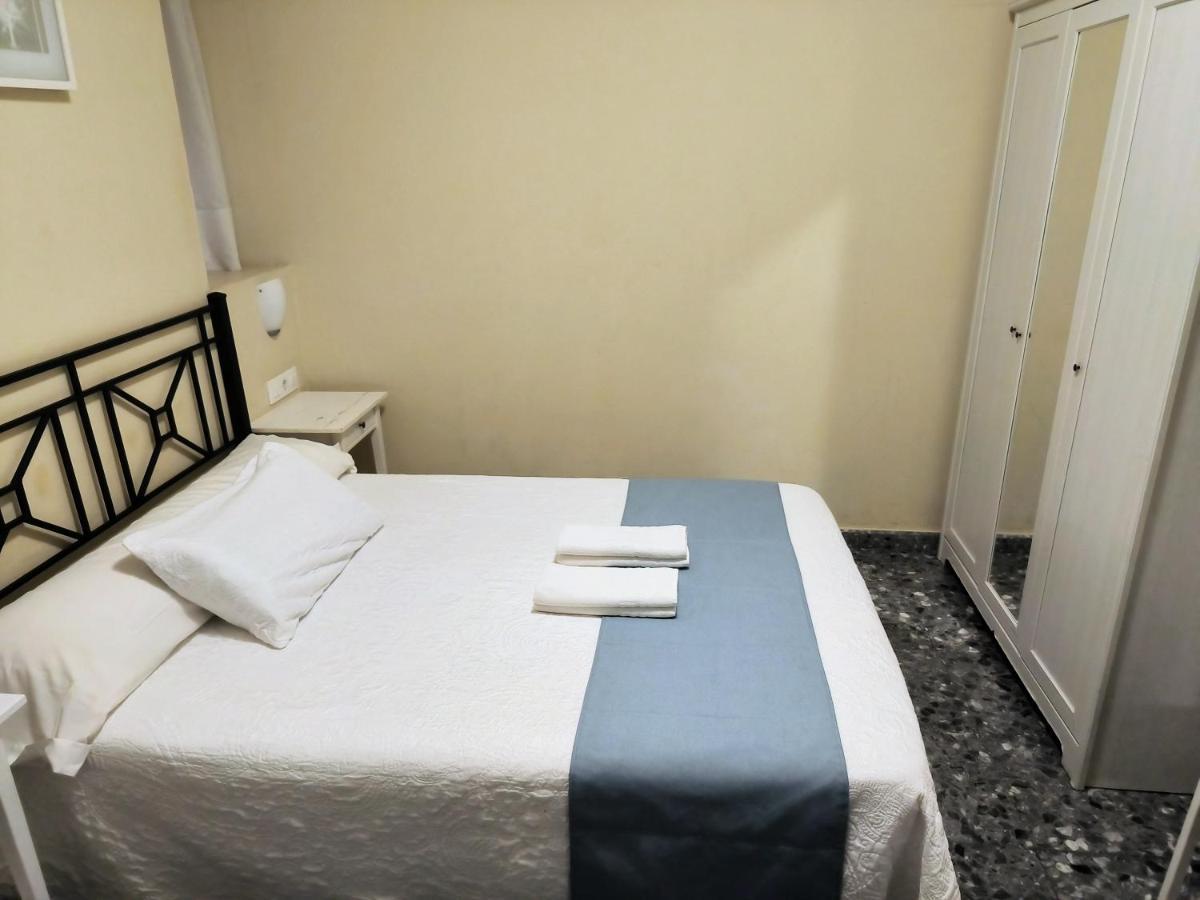 Pension Perez Montilla Sevilha Exterior foto